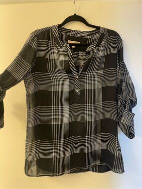 Banana Republic Black & White Plaid Button-Notch Blouse